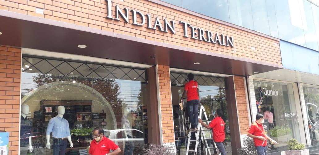 Commercial cleaning work by One End Solution in Kerala