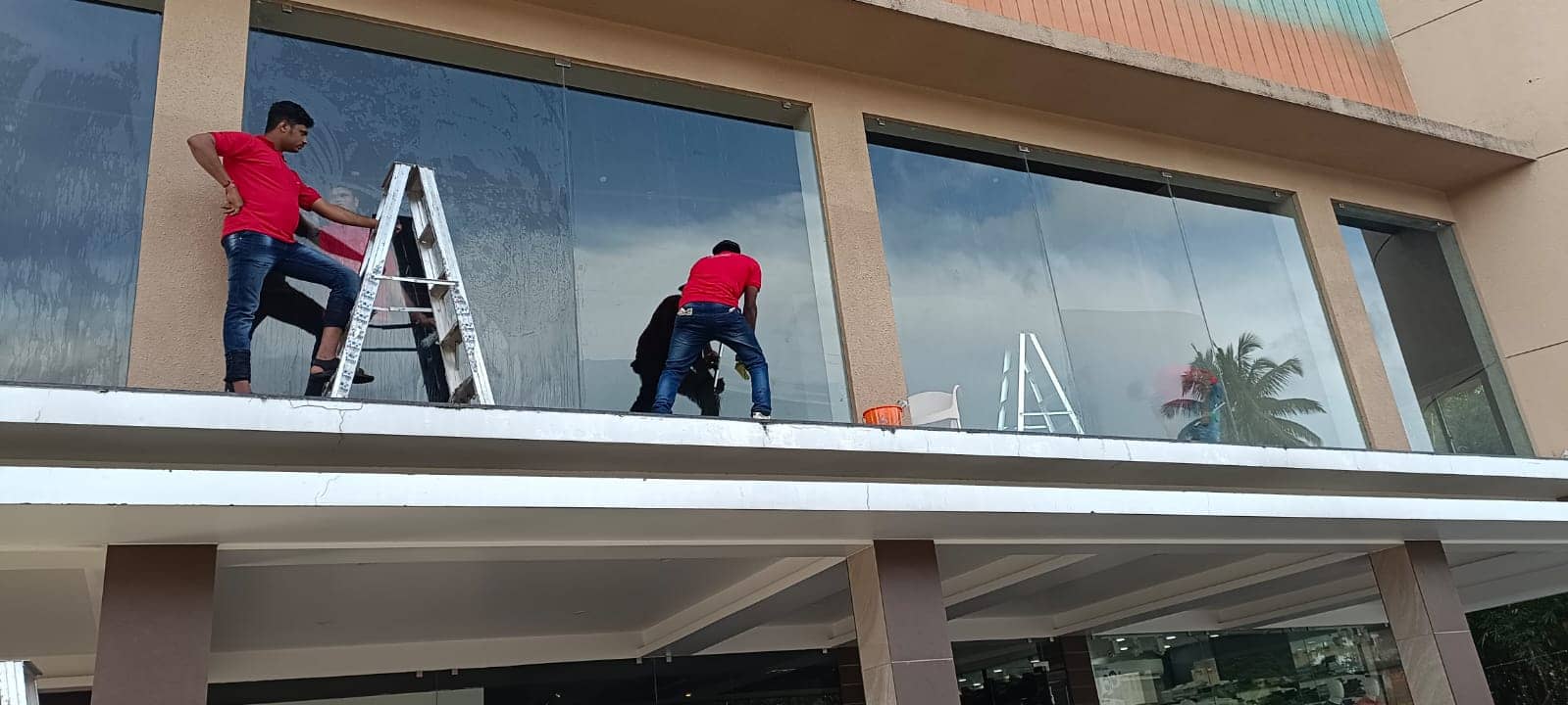 Commercial cleaning work by One End Solution in Kerala